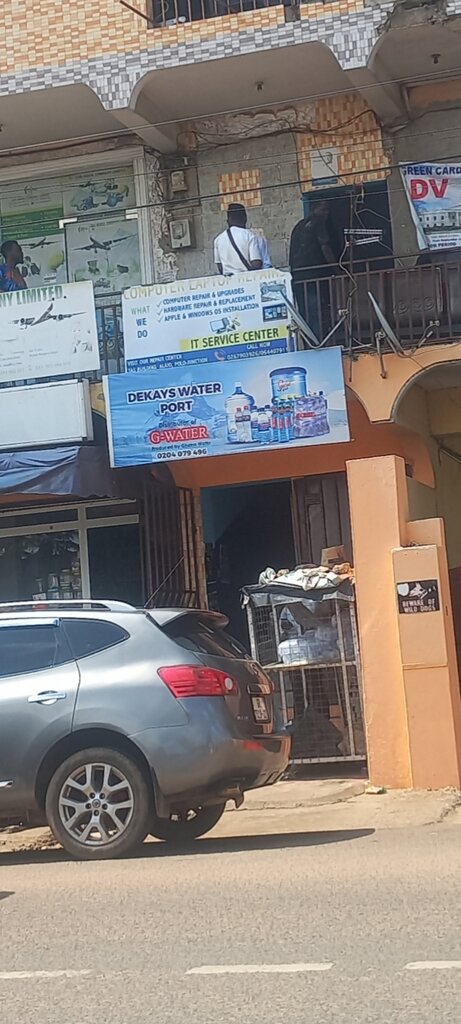 Water store Dekays Water Port, Accra, photo