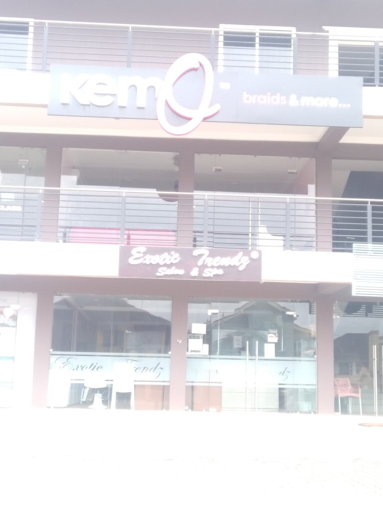 Beauty salon KemO Braids, Accra, photo