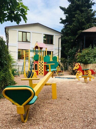 Гостиница Камелот в Малореченском