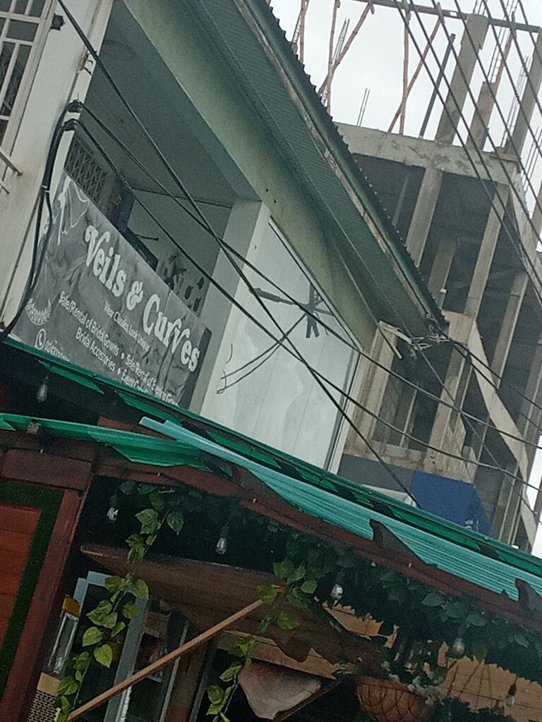 Fashion house Veils Curves, Accra, photo