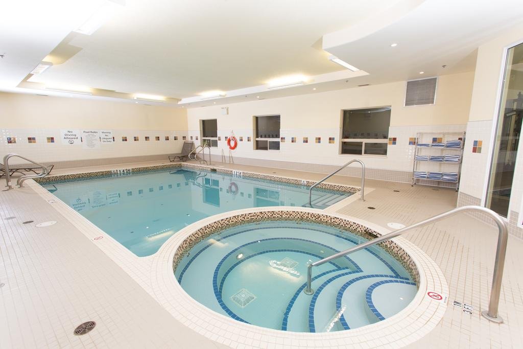 Фото Holiday Inn Hotel & Suites Lloydminster