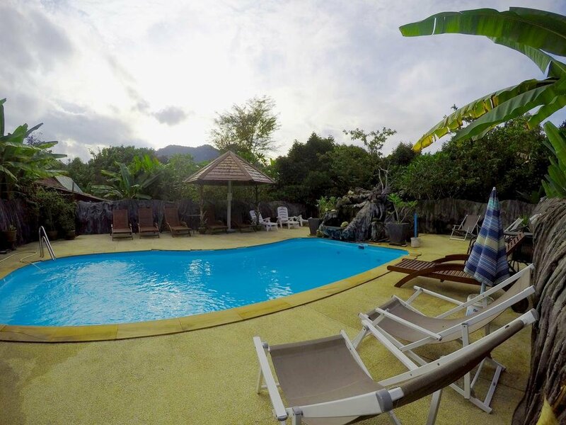 Khao Sok Morning Mist Resort