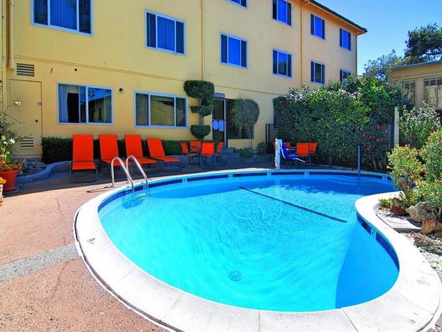 Фото Best Western Carmel's Town House Lodge