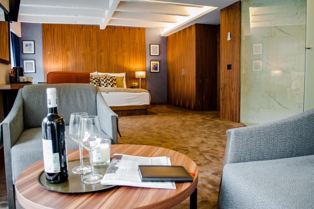 Фото Nomad Luxury Suites