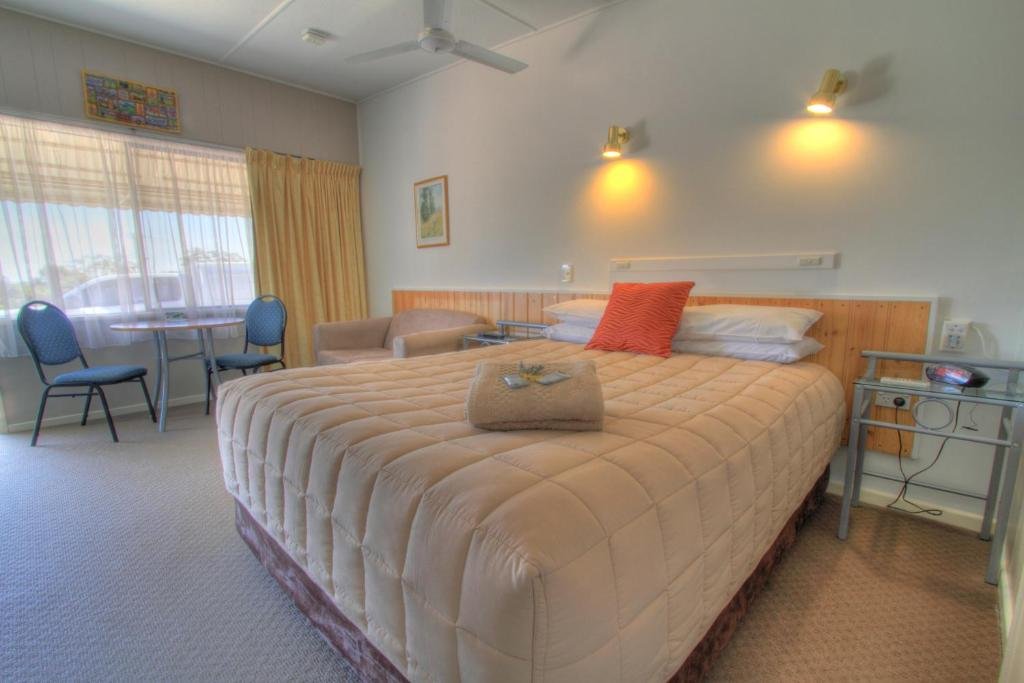 Фото Motel Maclean