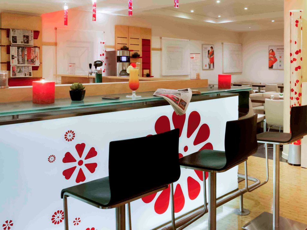 Фото EasyHotel Nice Palais des Congrès