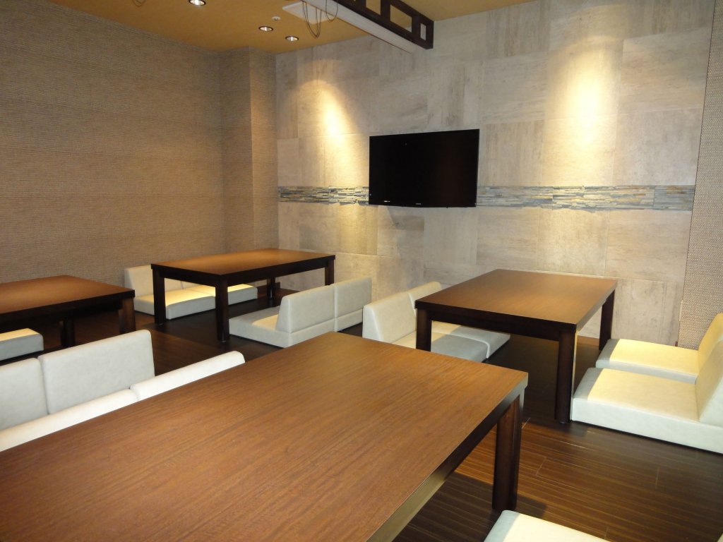 Фото Capsule Hotel Wellbe Sakae - Caters to Men