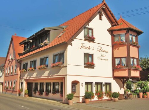 Гостиница Jauch's Löwen Hotel-Restaurant