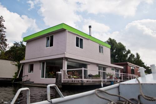 Фото Minties, Floating Bed EN Breakfast