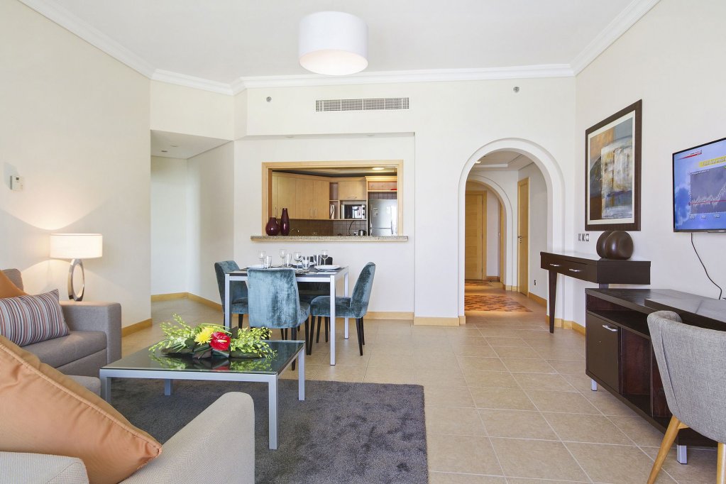 Фото Bespoke Residences - Shoreline Al Nabat