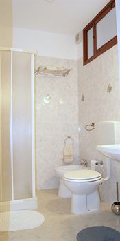 Фото BeeClaire Guest House