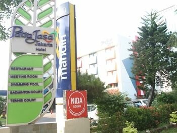 Hotel Nida Rooms Ahmad Yani Cempaka, Jakarta, photo