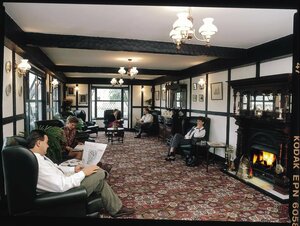 Гостиница The Surrey Hotel