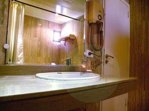 Фото Marble Tower Hotel