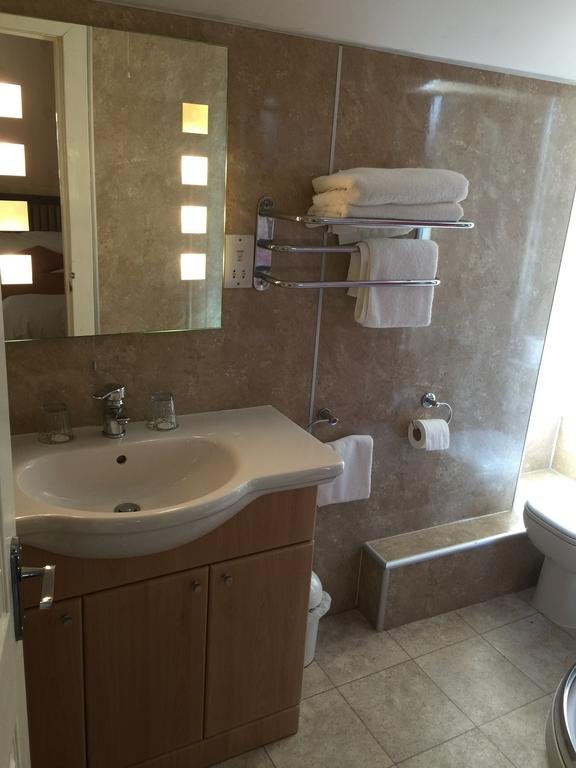 Фото Roseneath Guest House