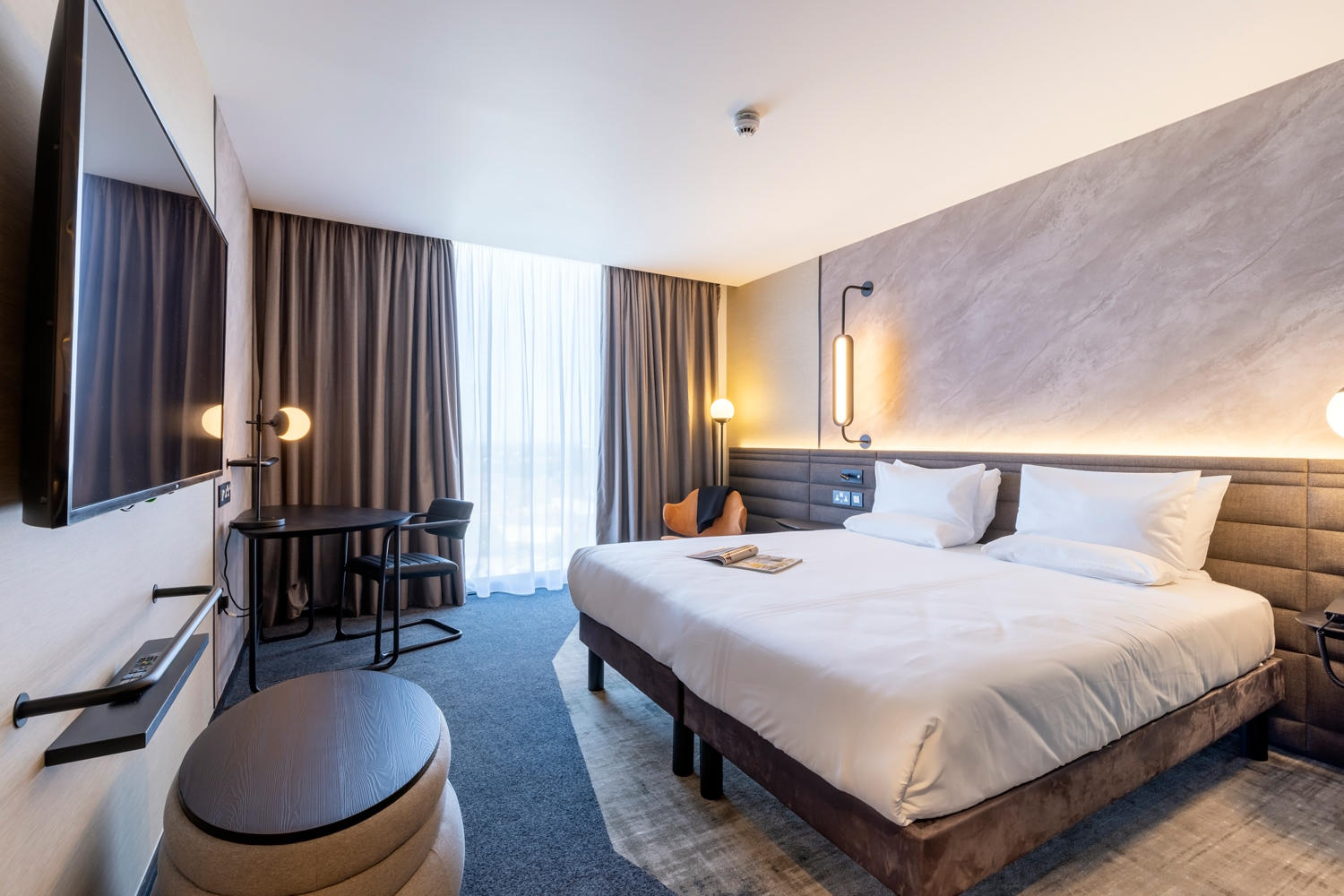 Фото Novotel Liverpool Paddington Village