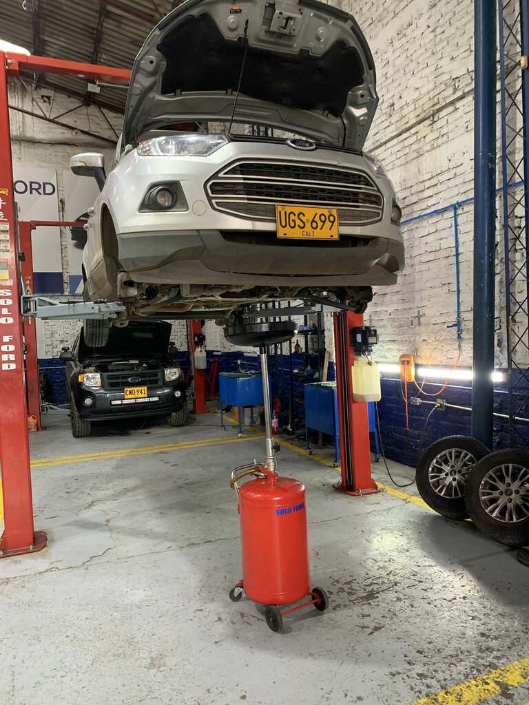 Private experts Solo Ford Automotive Workshop, Cali, photo