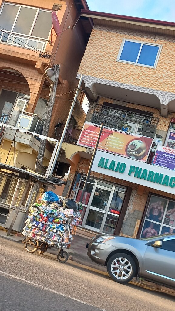 Computer repairs and services IT service centre, Accra, photo