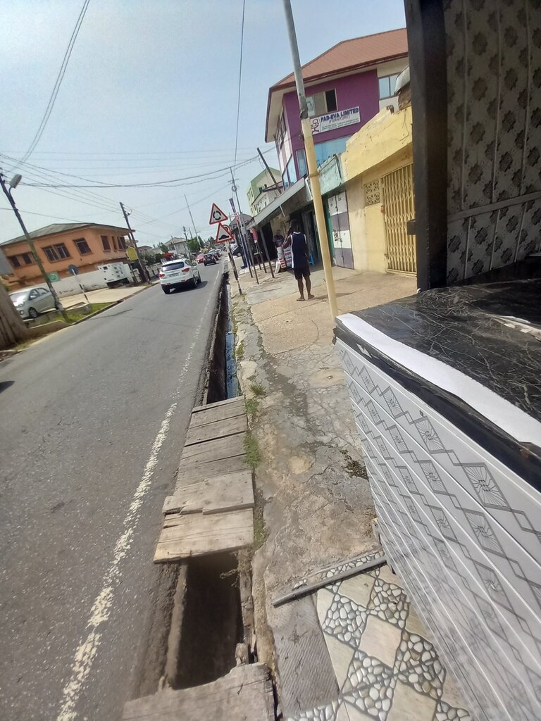 Furniture store Pad-Eva Limited, Accra, photo