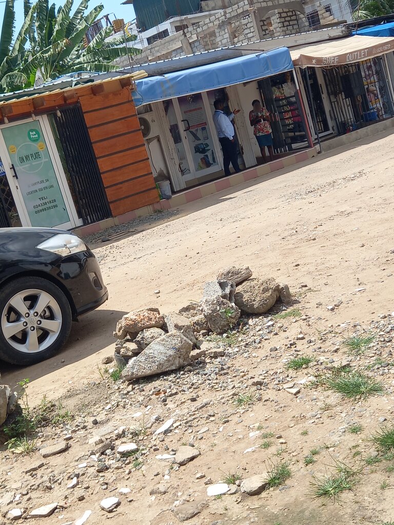 Phone repair Clean phones, Accra, photo