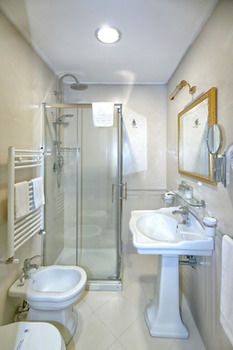 Фото Frattina Apartments