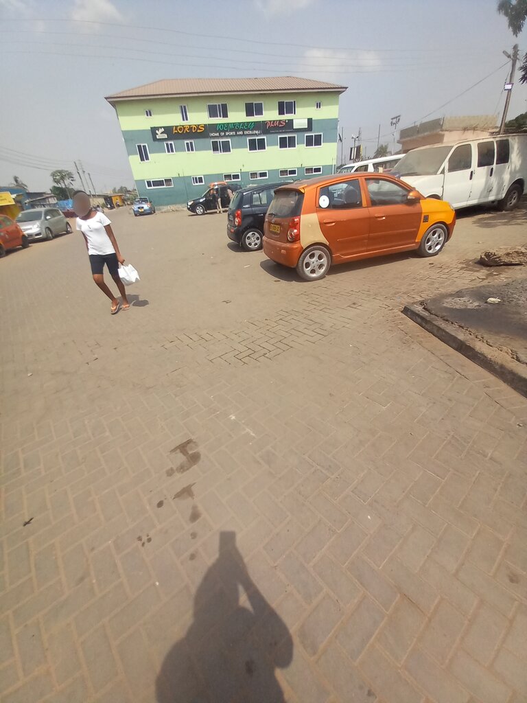 Business center Lords wembley plus, Accra, photo