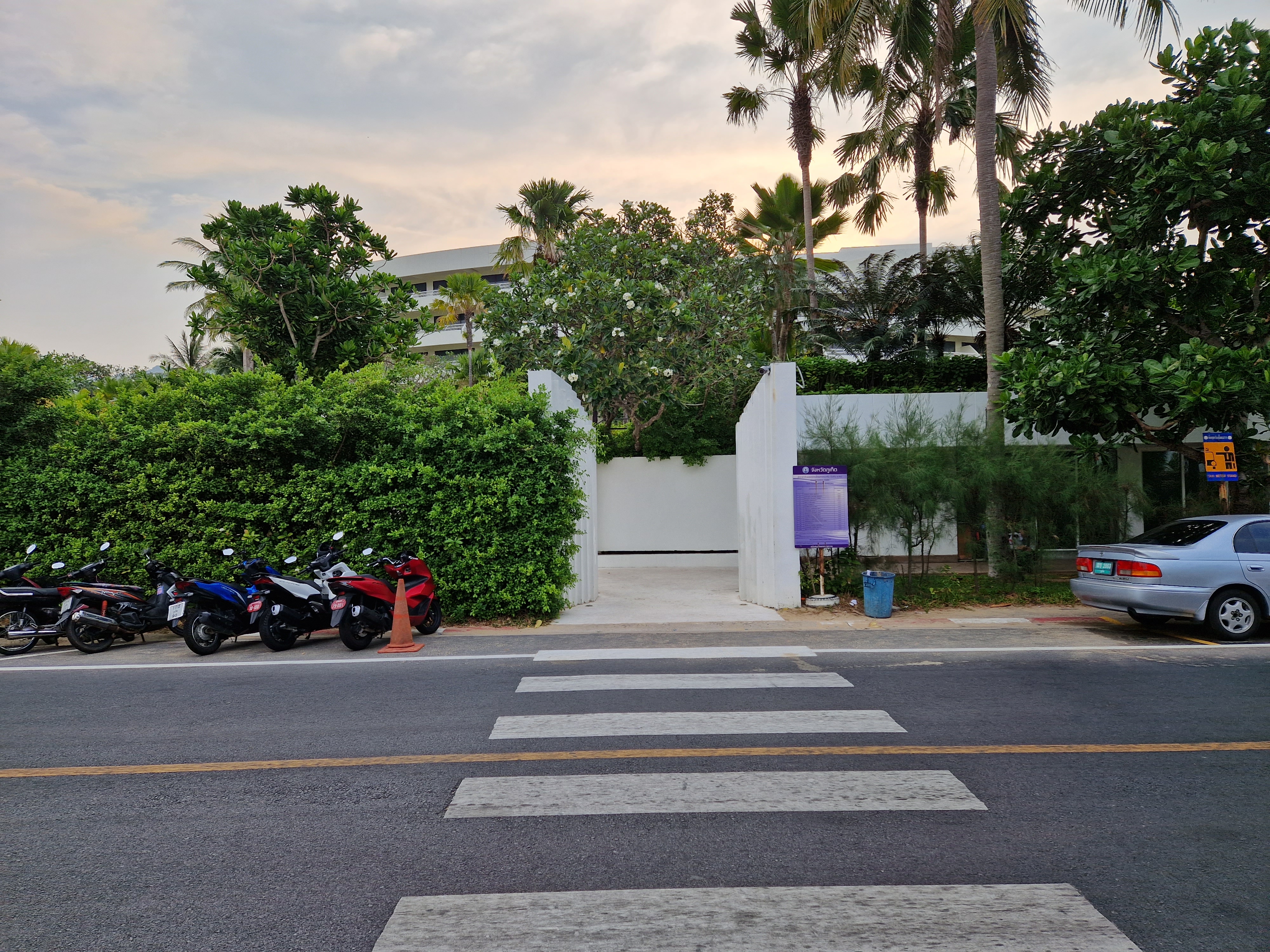 Фото Pullman Phuket Karon Beach Resort