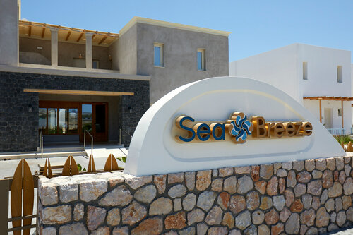 Гостиница Sea Breeze Santorini Beach Resort, Curio Collection by Hilton