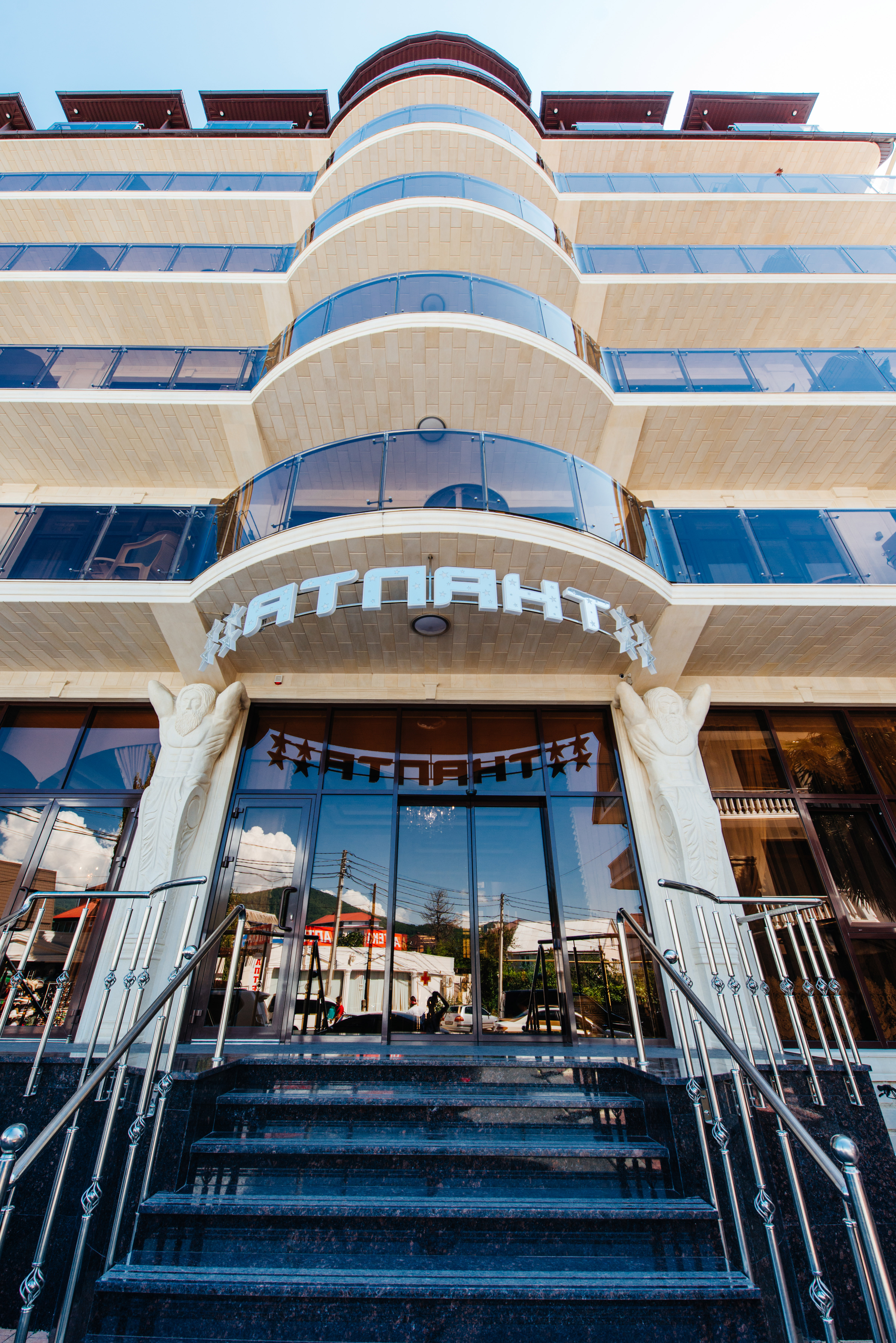 Фото Атлант