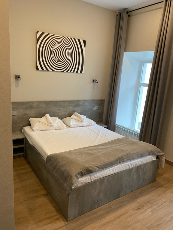 Фото Берисон Апарт