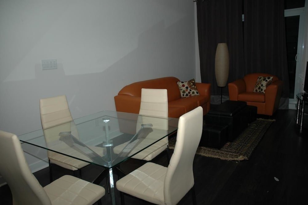 Фото Livingsuites Toronto