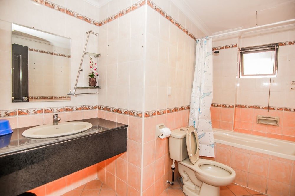 Фото Marina Travellers Suite Marina Court