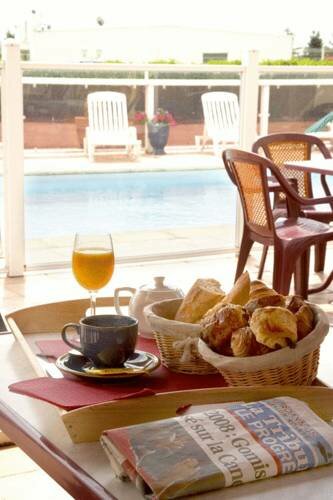 Гостиница Hotel Helios Roanne в Роане