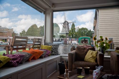 Фото Minties, Floating Bed EN Breakfast