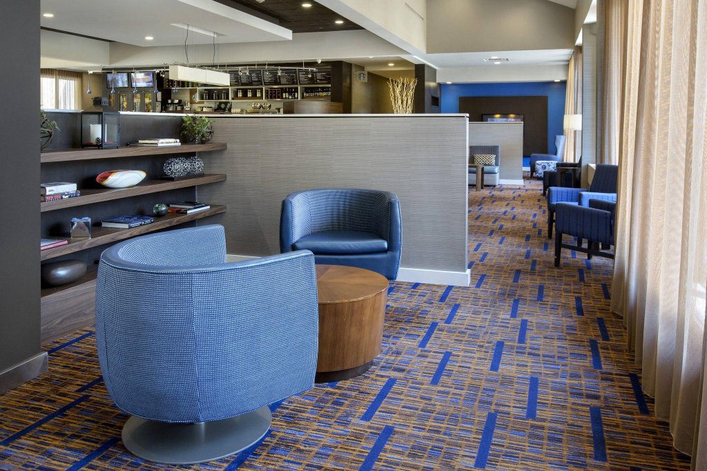 Фото Courtyard by Marriott Boston Andover
