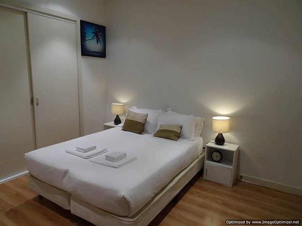 Фото Anchor on Collins Classic