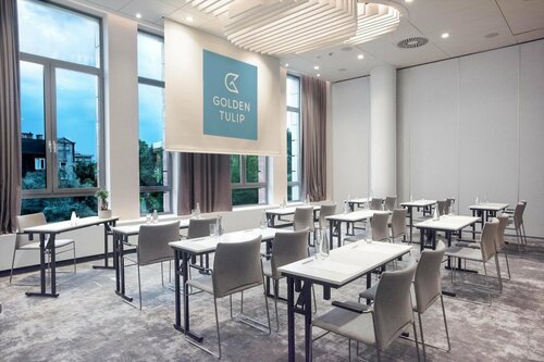 Гостиница Отель Golden Tulip Warsaw Airport в Варшаве