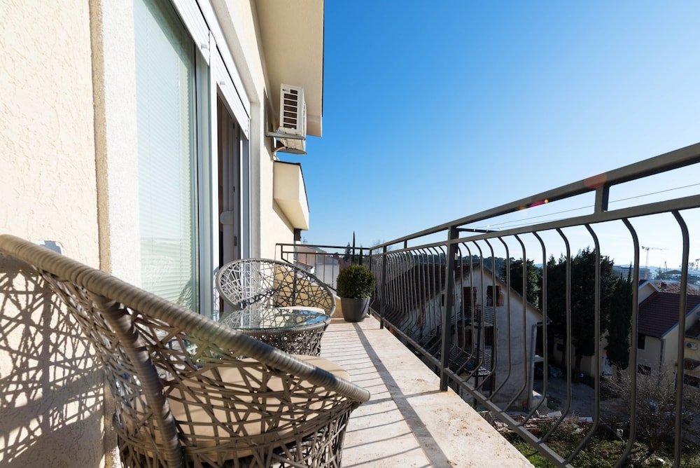 Фото Апартаменты 42' North