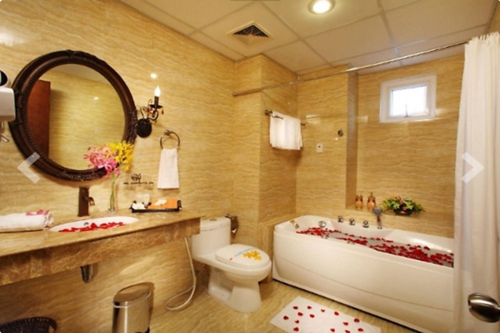 Фото A&em - The Petit Hotel