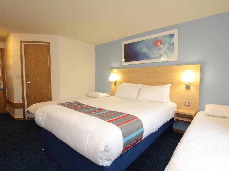 Фото Travelodge Inverness Fairways