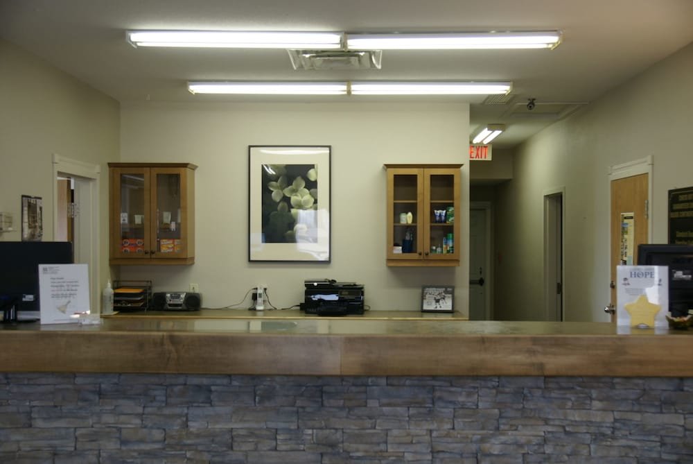 Фото R & R Inn & Suites