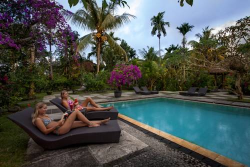 Фото Ubud Inn Cottages