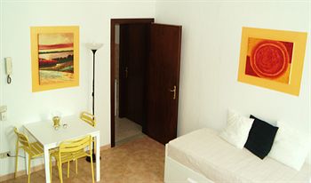 Фото BeeClaire Guest House