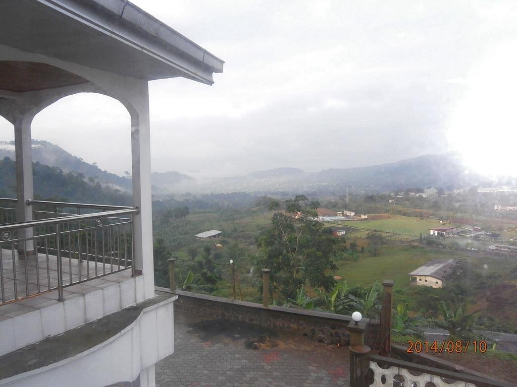 Фото The Lk Hotel at Bonadikombo