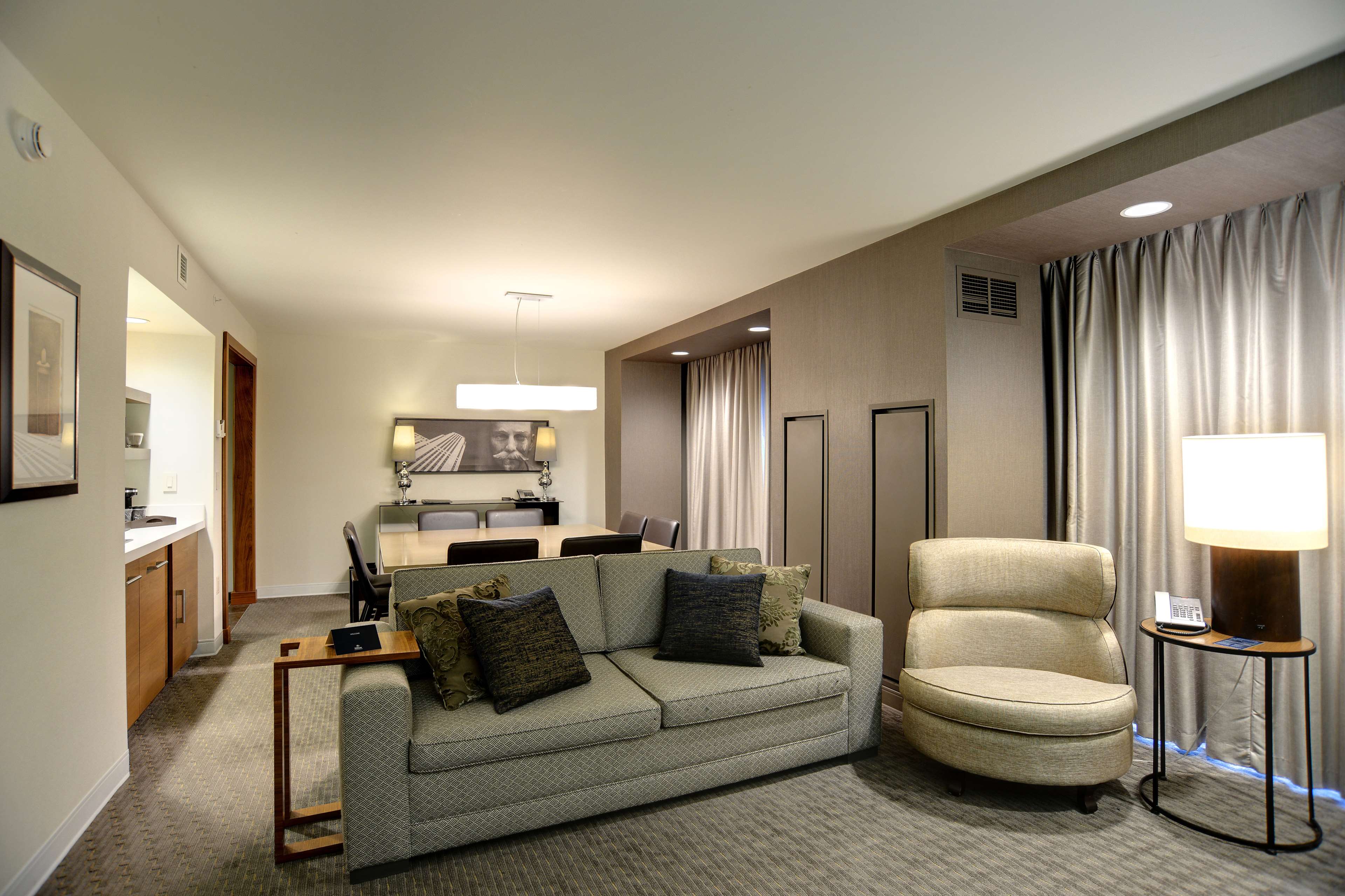 Фото Hilton Columbus Downtown