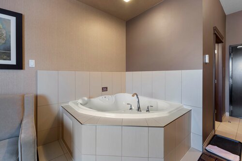 Внешний вид отеля Best Western Plus Fox Creek в Фокс-Крике, фото 5