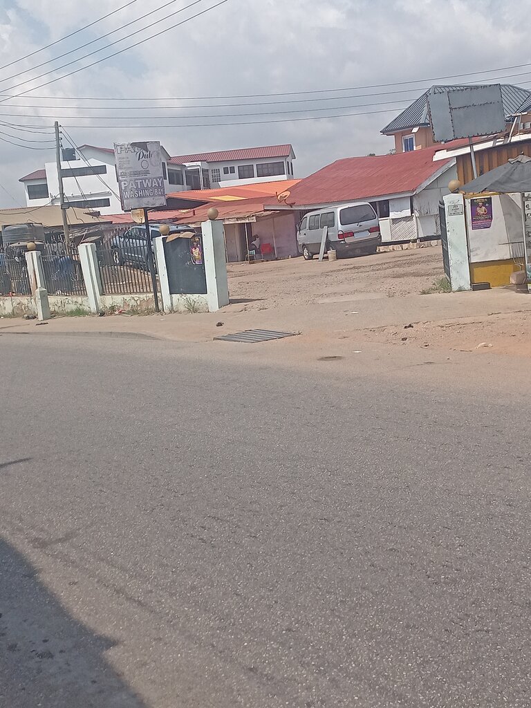 Car wash Patway washing bay, Accra, photo