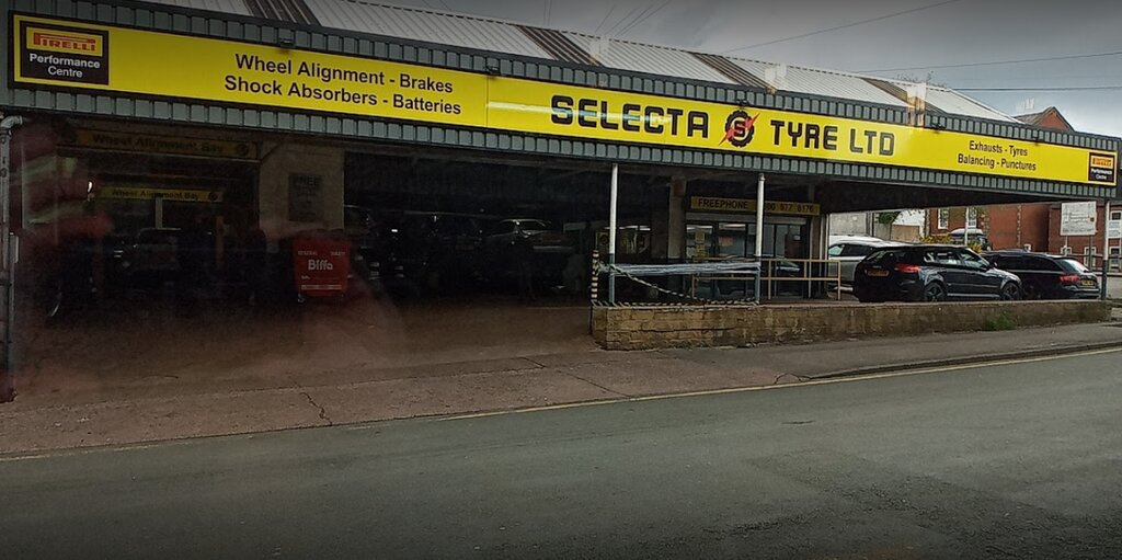Vehicle assessment Selecta Tyre - Macclesfield - Team Protyre, Macclesfield, photo