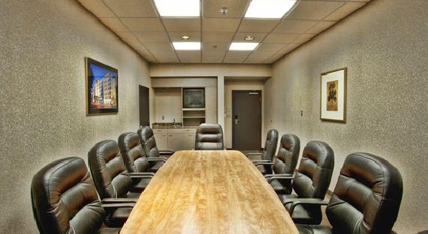 Фото Humphry Inn & Suites