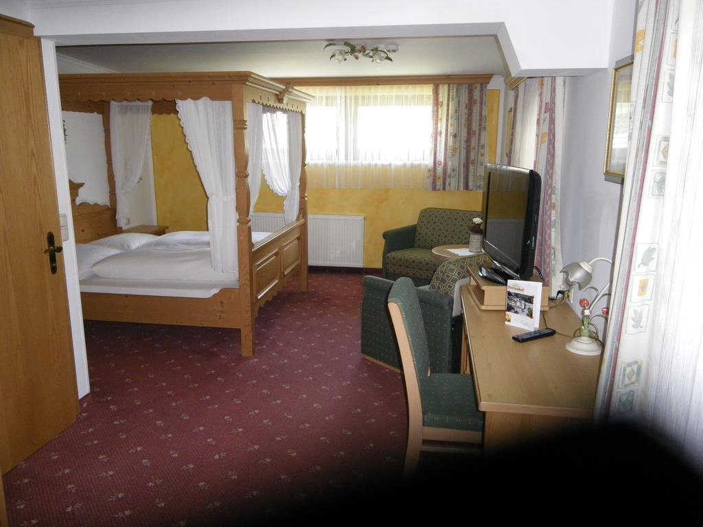 Фото Alpenhotel Ferienhof